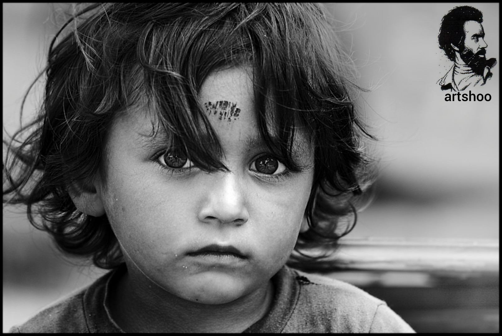 مدل کودک سیاه قلم